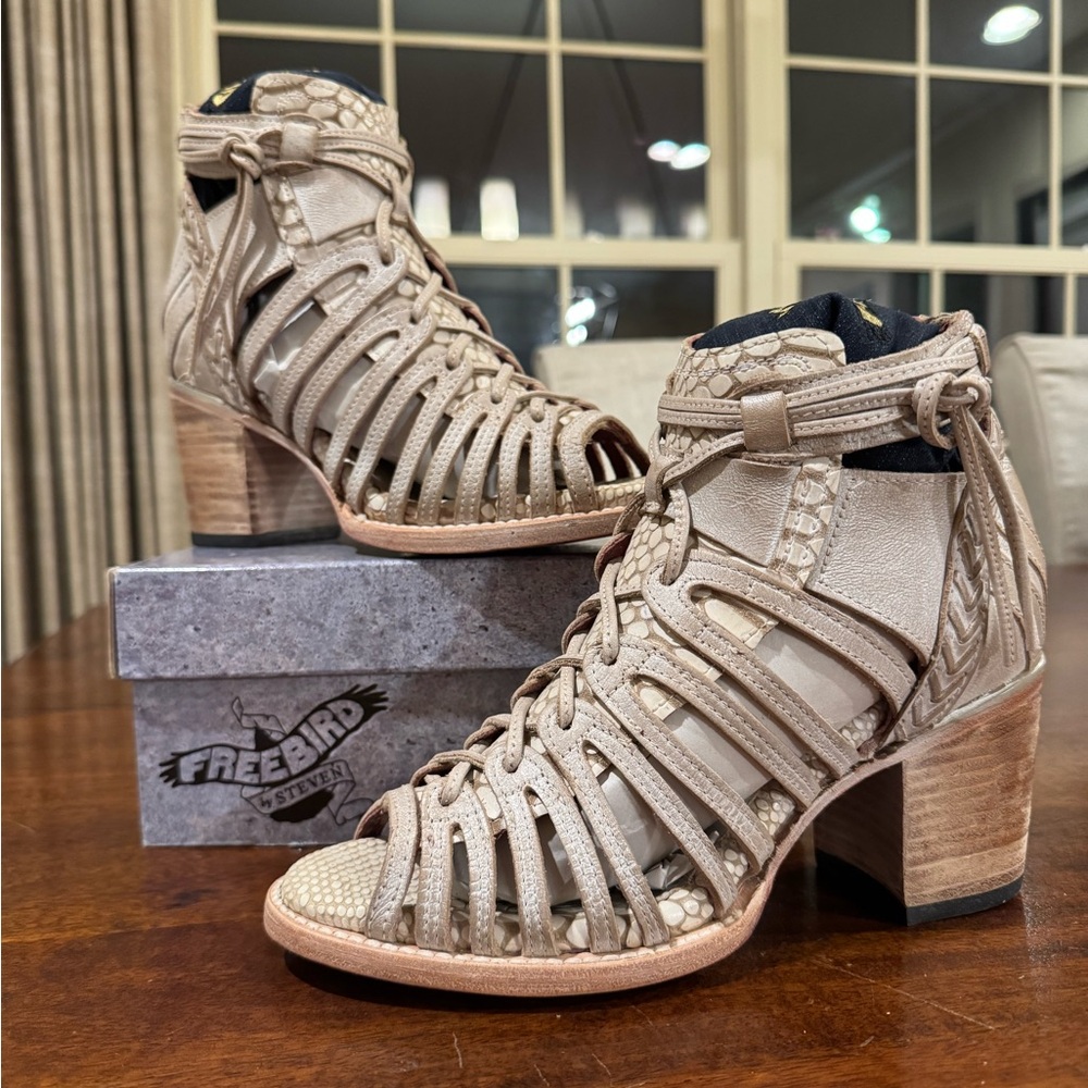 Freebird Wazee Beige Leather Cutout Block Heel Sandals - Size 8